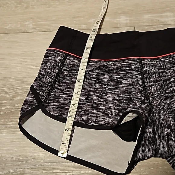 🐰Lululemon Speed Short in Dramatic Static - Picture 13 of 15